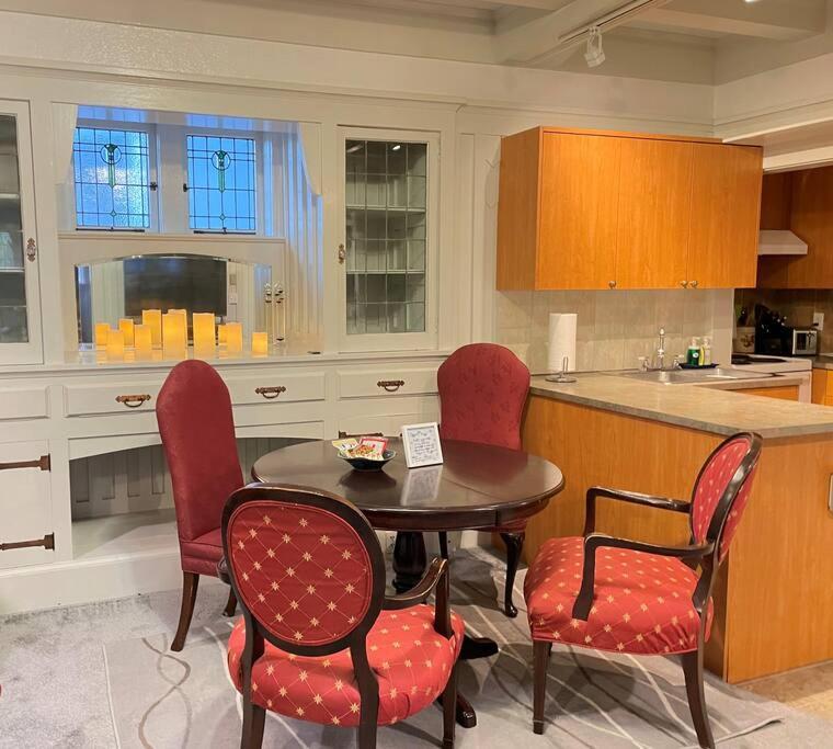 Parlor Suite In Heritage Manor, Fairfield, Near Dt Victoria Eksteriør bilde